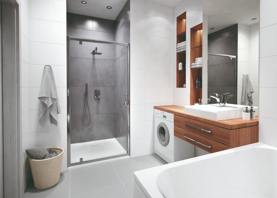 Маленькая ванная с душем и стиральной машиной