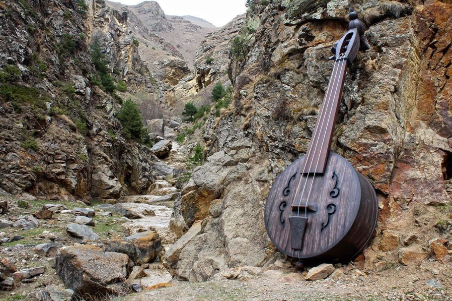 Арт объект зеркальный Барс в Северной Осетии