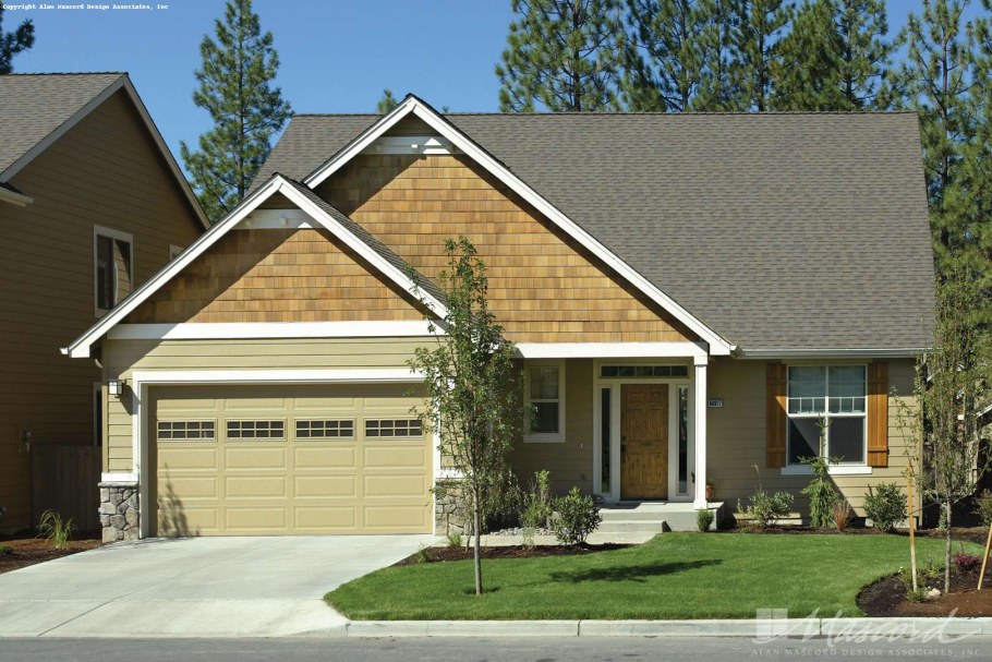 Разноуровневый дом с двускатной крышей