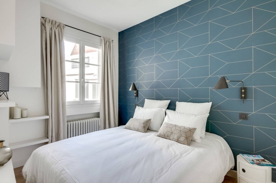 Декор спальни в белых тонах