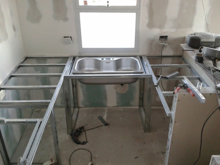 Каркас кухни из металла