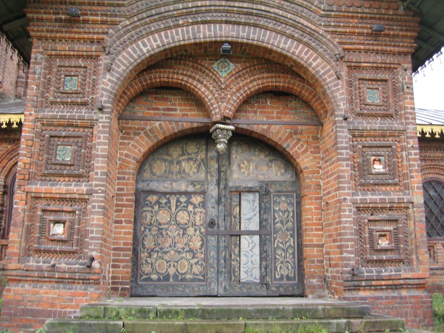 Церковь Иоанна Предтечи в Ярославле ворота