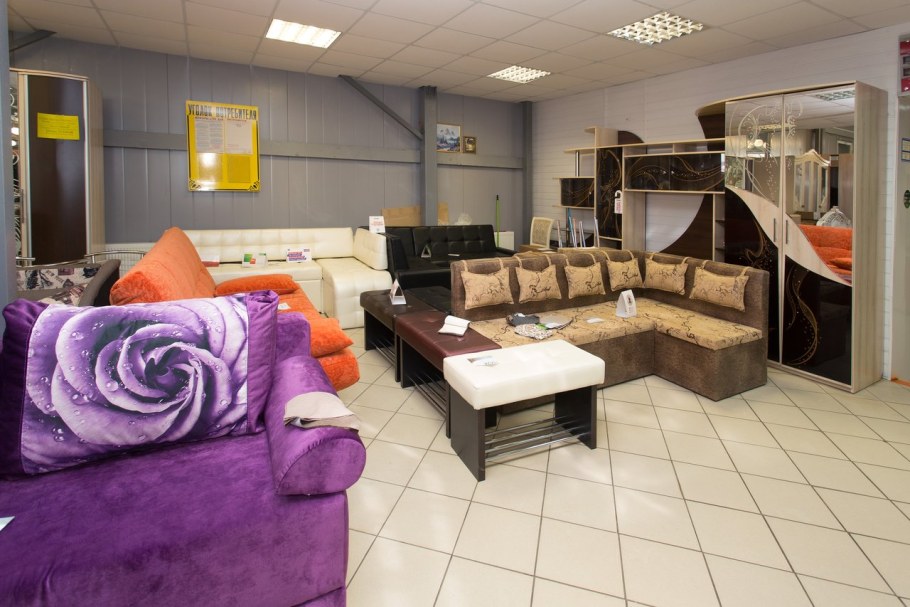 Мебельный магазин в торговом центре