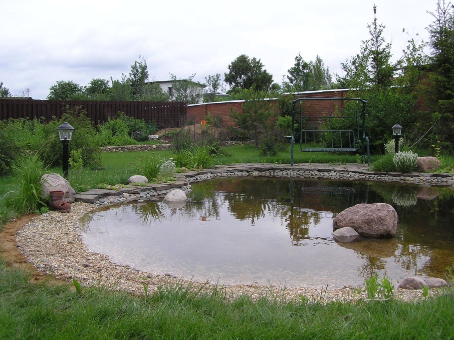 Пруд 20 на 20 метров