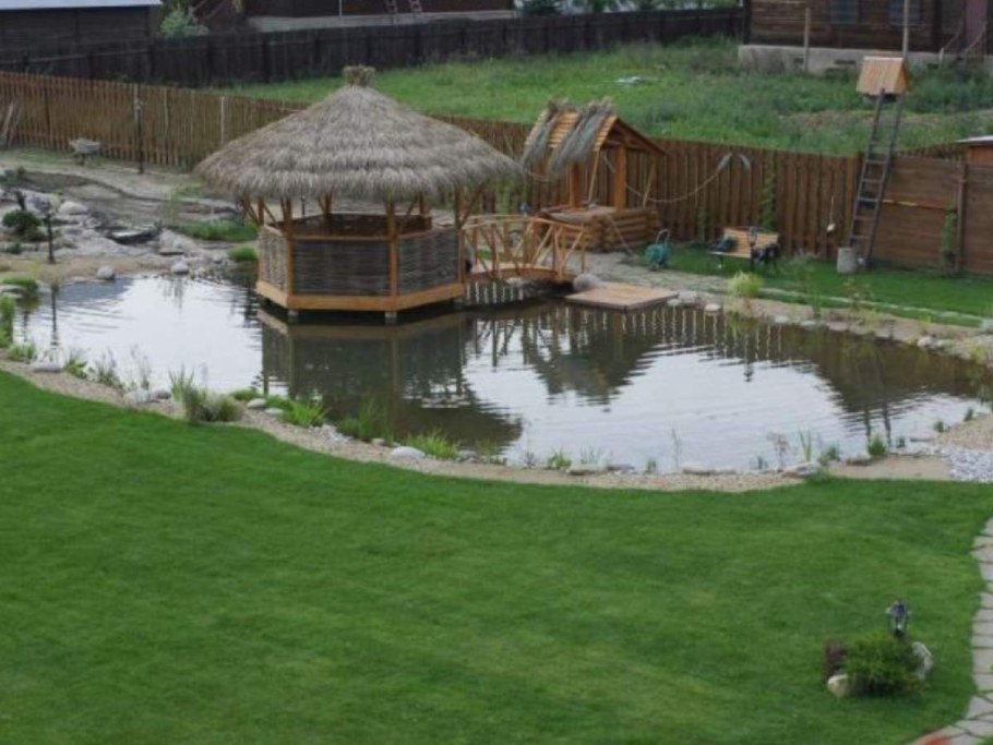 Искусственное озеро на участке