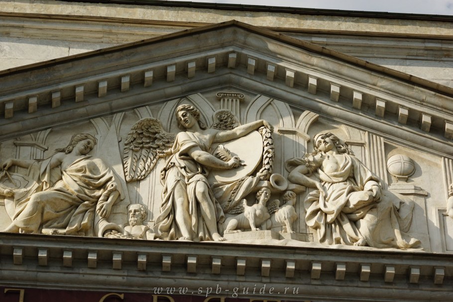 Барельефы Михайловского дворца