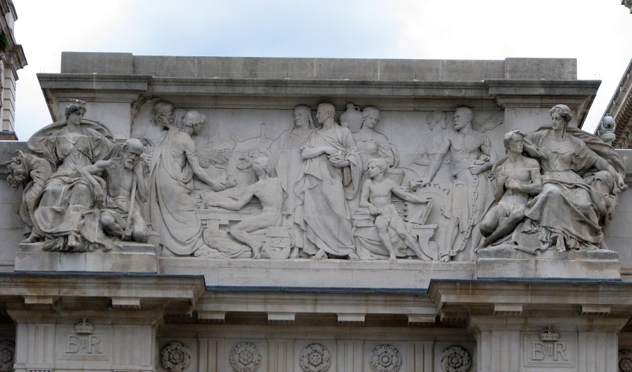 Горельеф Пушкинский музей