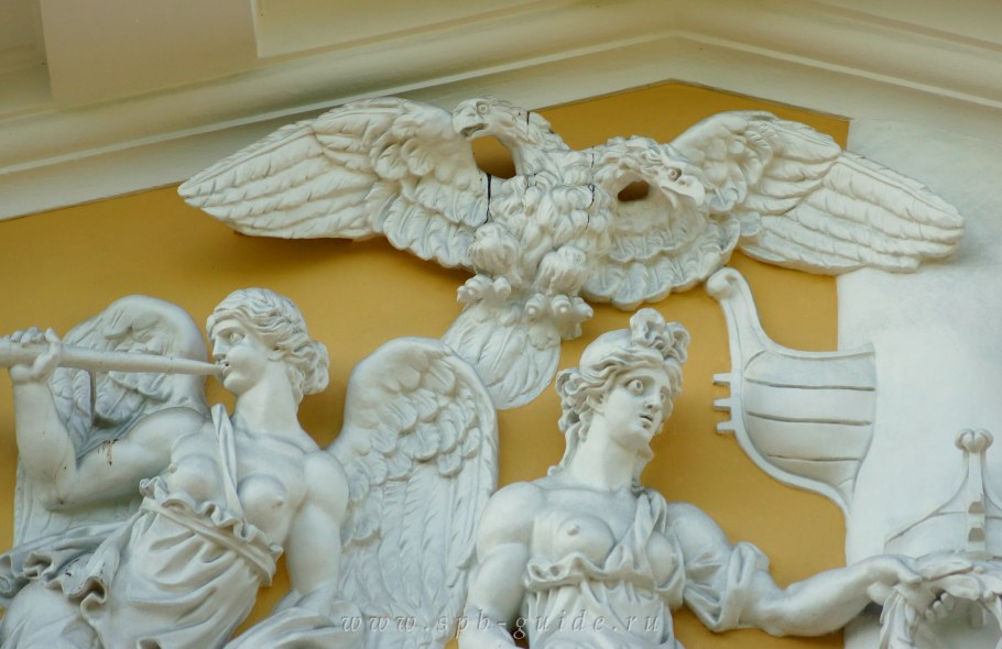 Горельеф Готика