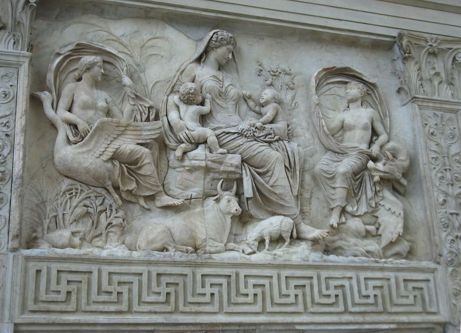 Барельеф Триумф Аполлона