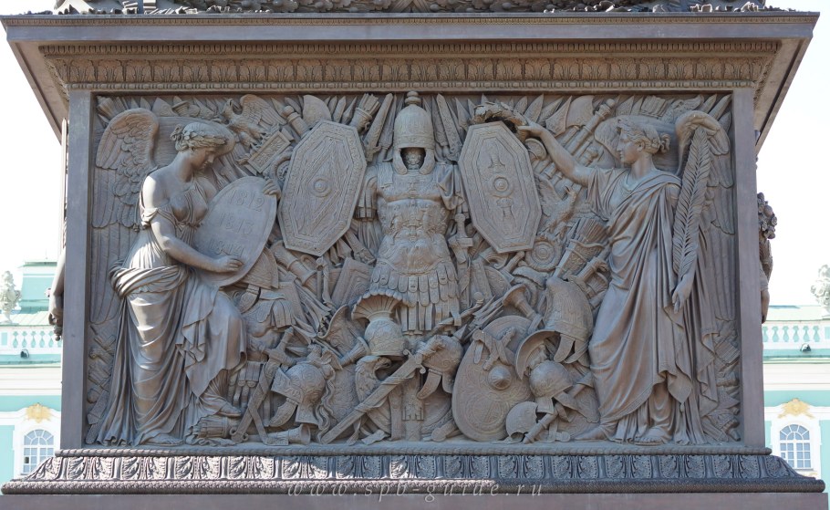 Триумфальная арка в Москве горельефы