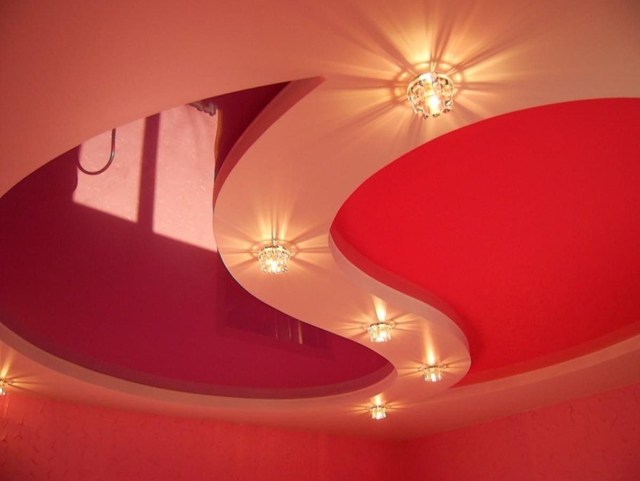 Двухуровневые натяжные потолки с подсветкой