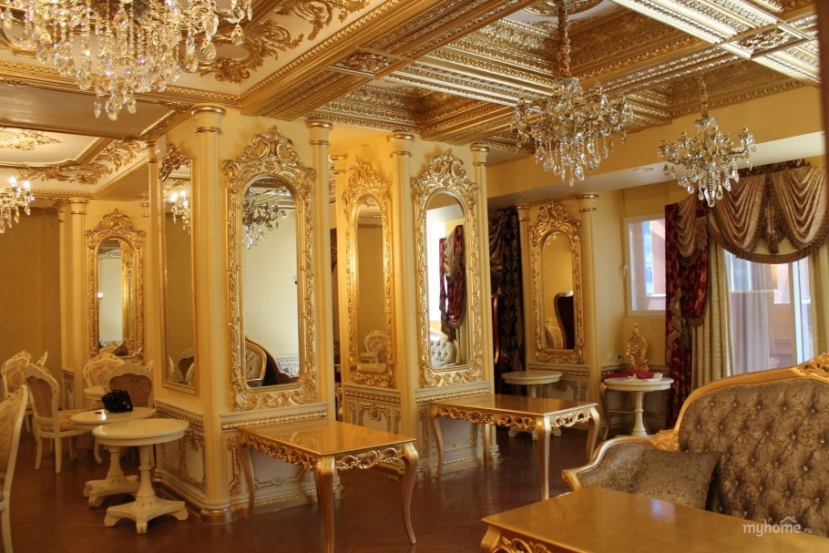 Лепнина на потолке