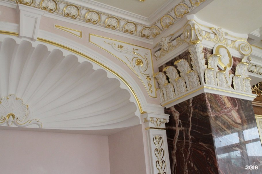 Потолок сусальное золото