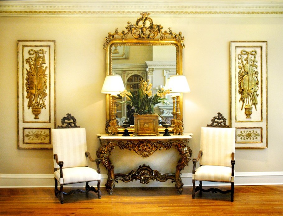 Колонны в интерьере Ампир Барокко