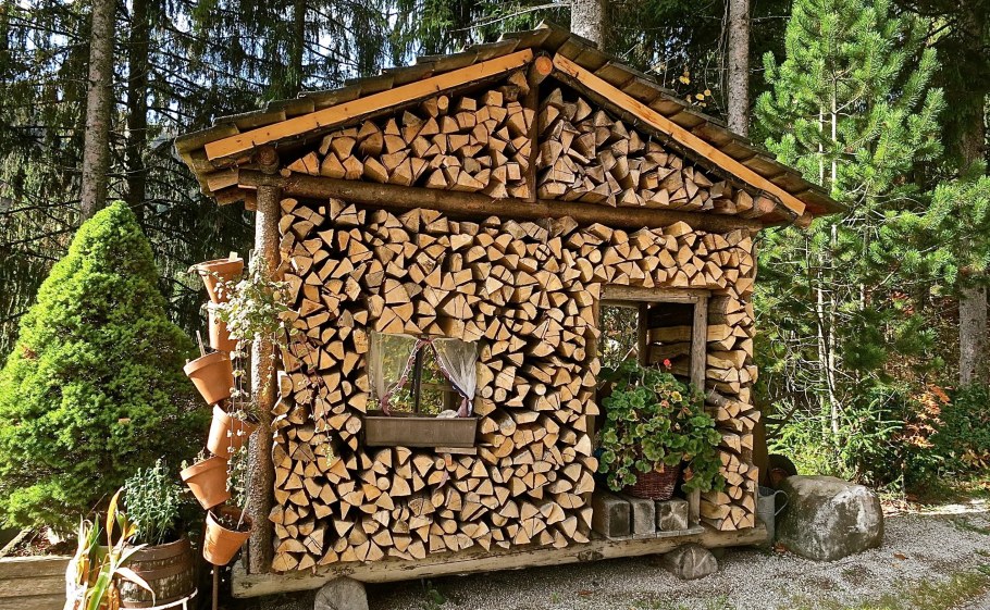 Дровница уличная