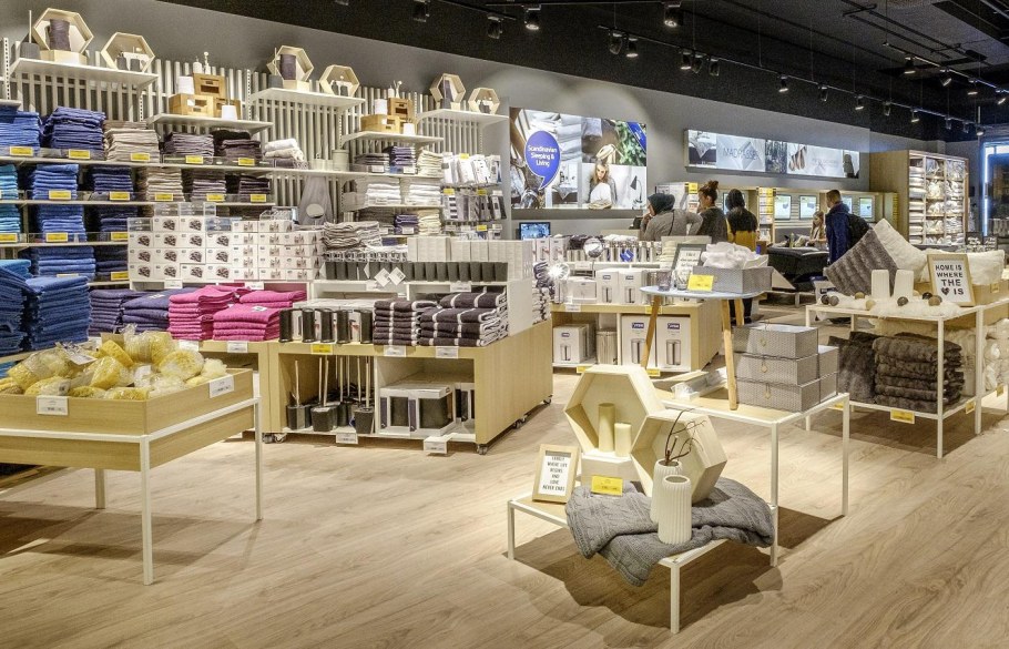 Ассортимент угловых диванов