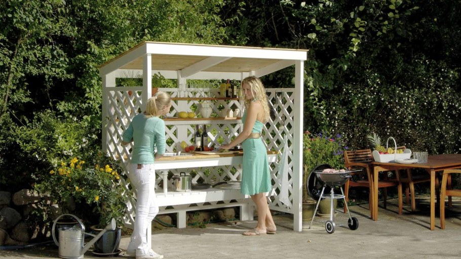 Уличный стол с мойкой для дачи