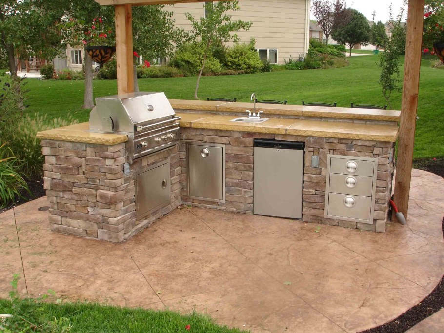 Уличная мойка для дачи из поддонов