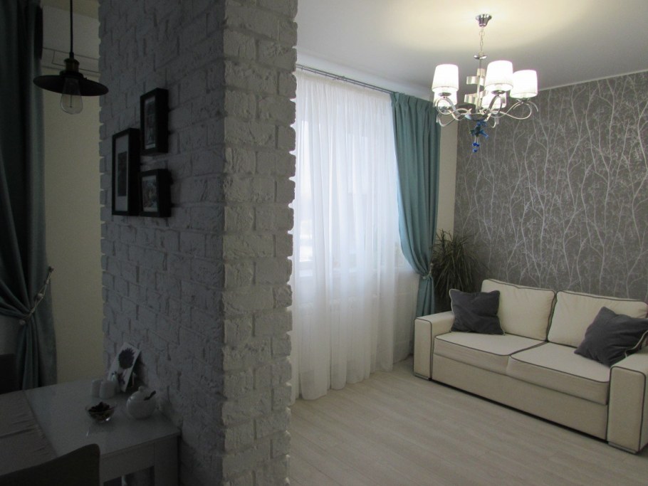 Однокомнатная угловая хрущевка с двумя окнами