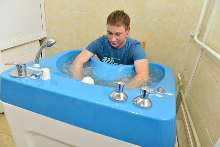 Ванна ЛАСТУРА