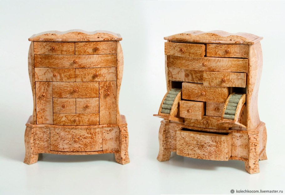 Карельская береза мебель