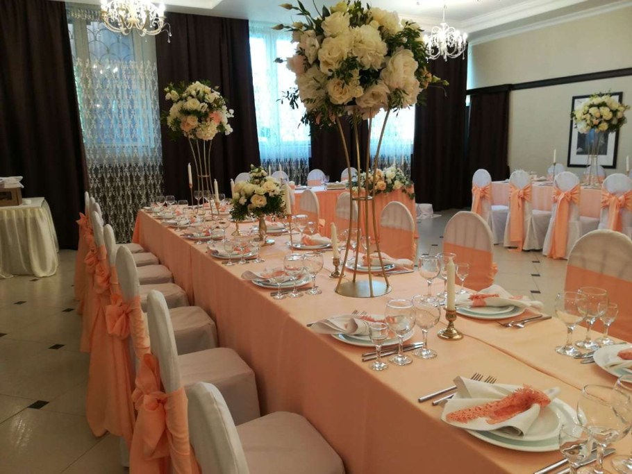 Салон много мебели