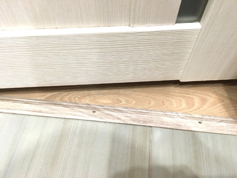 Дверные пороги межкомнатные