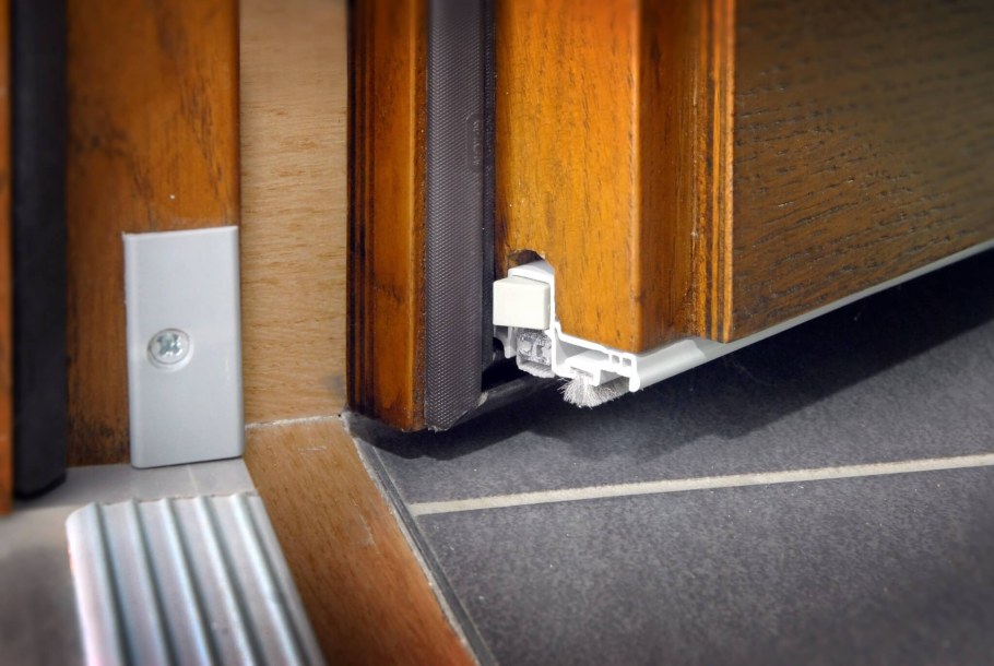 Пороги для ламината между комнатами