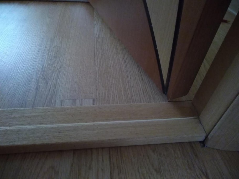 Порог межкомнатной двери