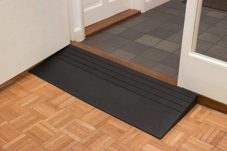 Дверные доборы для входных дверей