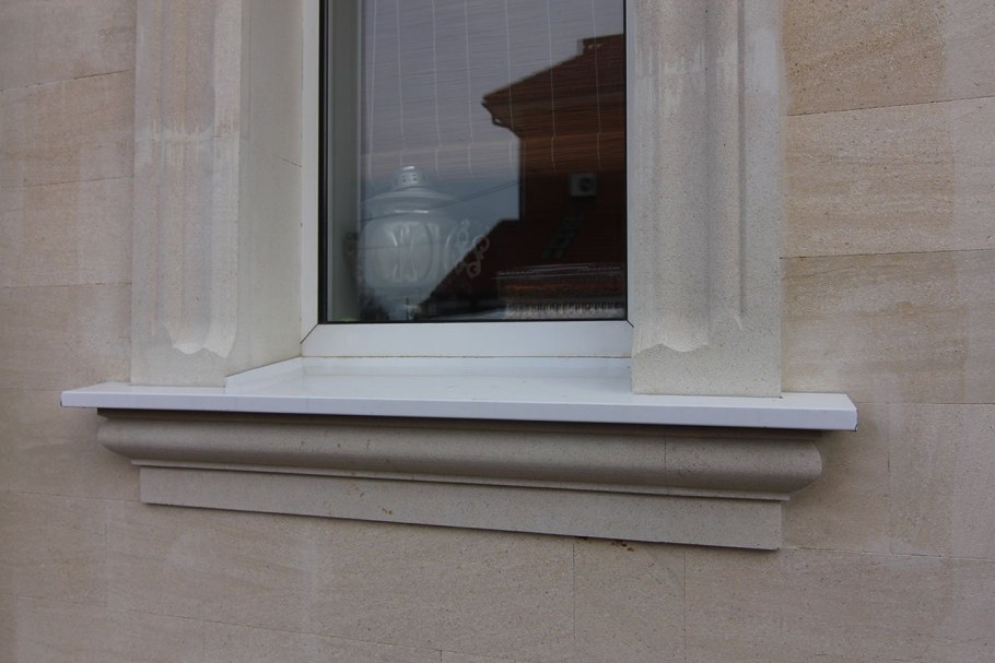 Отлив оконный