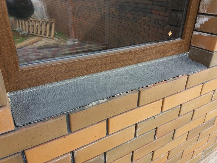 Подоконник металлический наружный