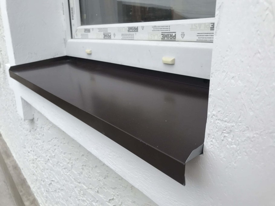 Отлив дверной снизу