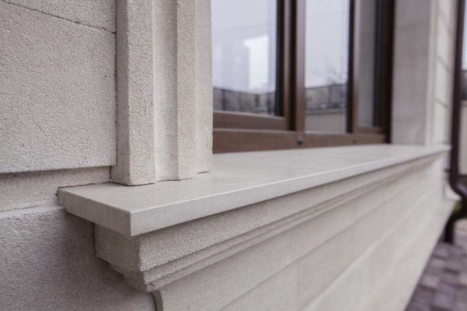 Отлив оконный