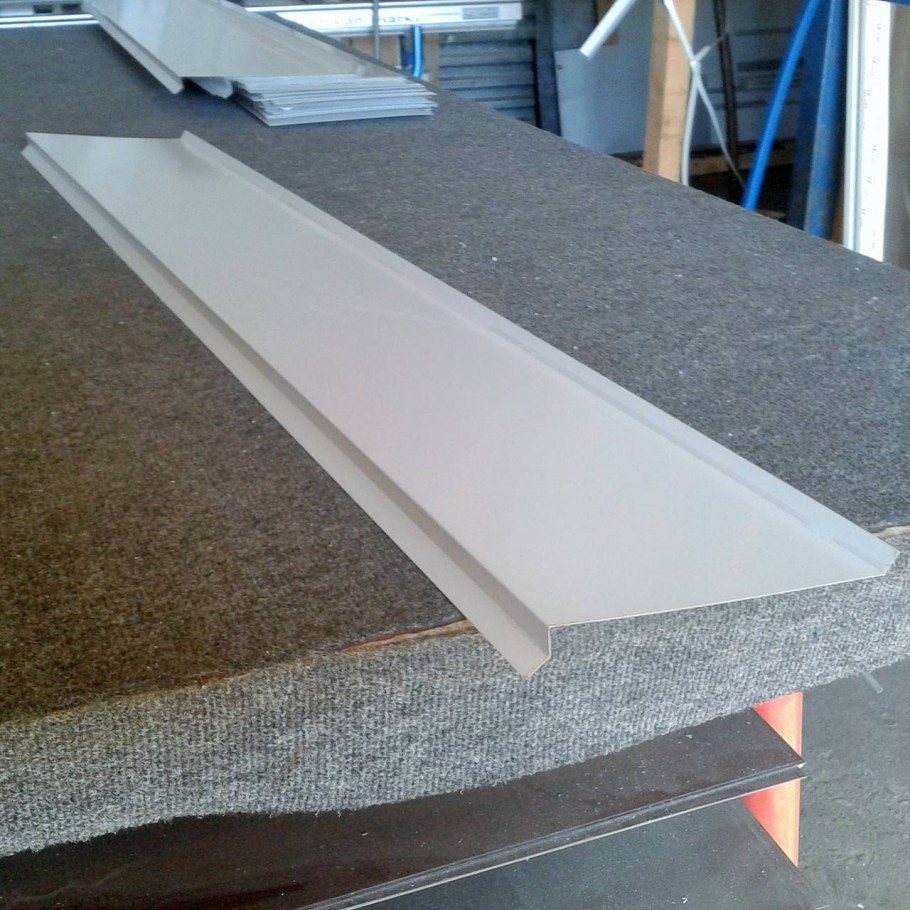 Отливы на окна в деревянном доме