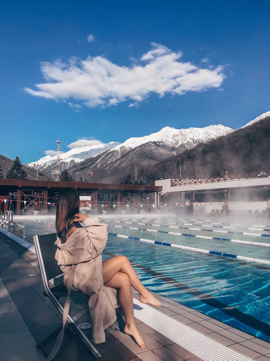 Гранд отель красная Поляна бассейн