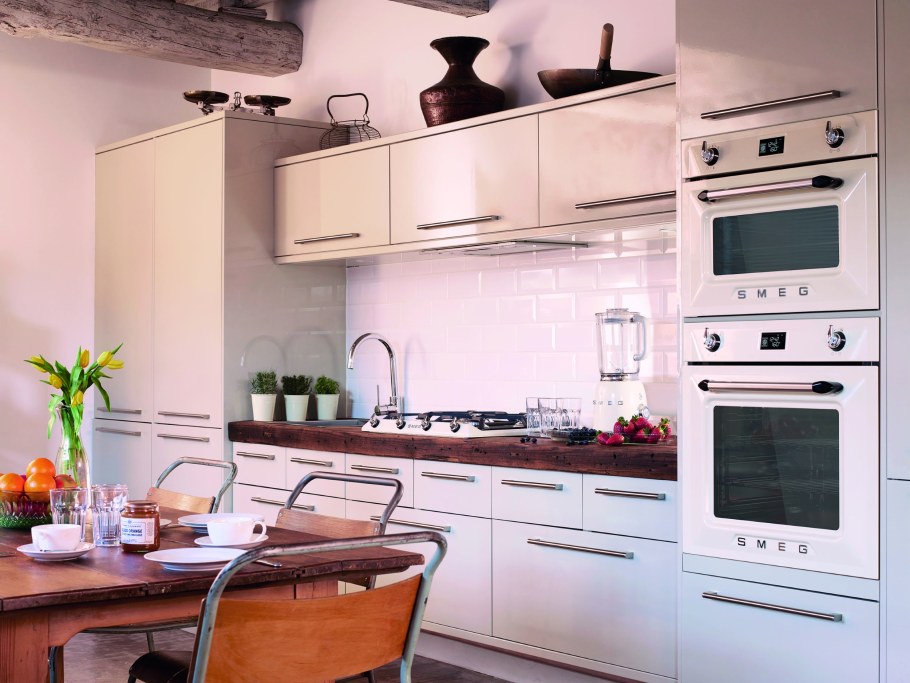 Техника Смег в интерьере кухни