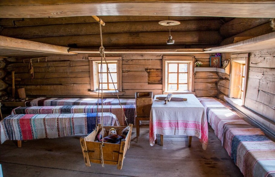 Изба бабы Кати в Коптелово