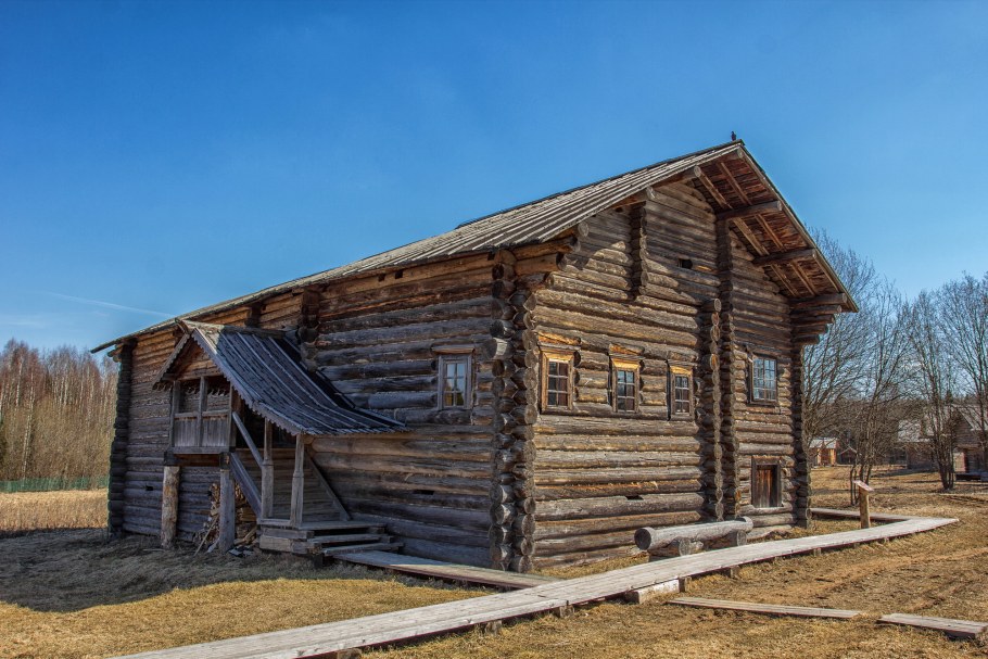 Северная изба, пятистенка