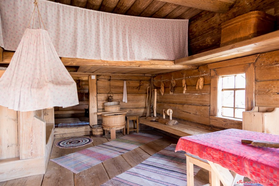 Крестьянская изба 17 века внутри