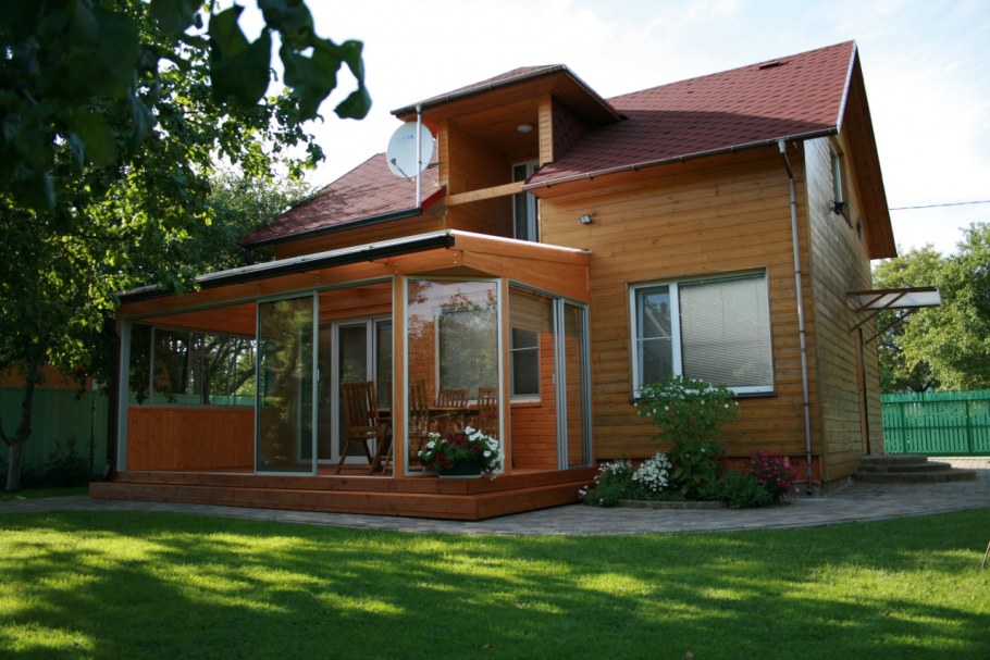 Дом с закрытой террасой