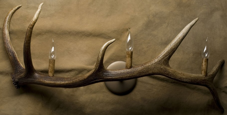 Вешалка из оленьего рога