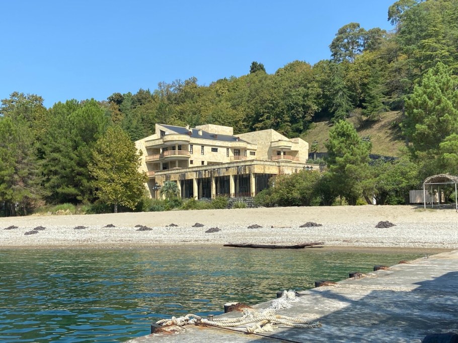 Дача Хрущева в Абхазии в Пицунде