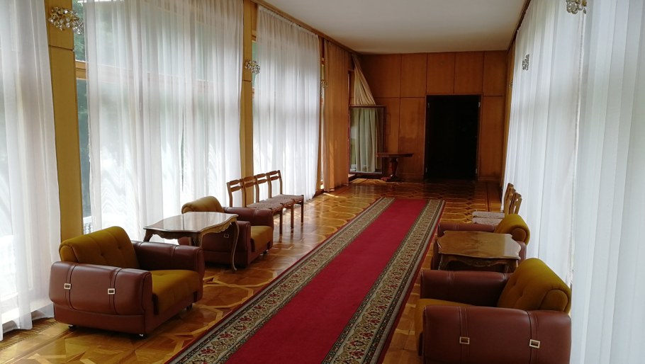 Дача Сталина в Абхазии на озере Рица