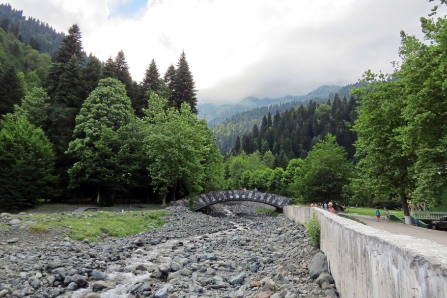Сталинская дача в Абхазии на озере Рица