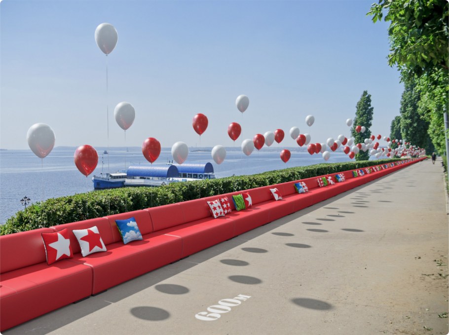 Рекорд Гиннесса самый длинный диван на набережной Саратов