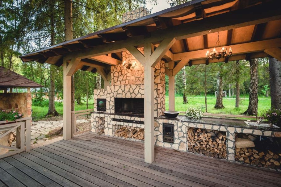 Беседка с мангальной зоной из металла