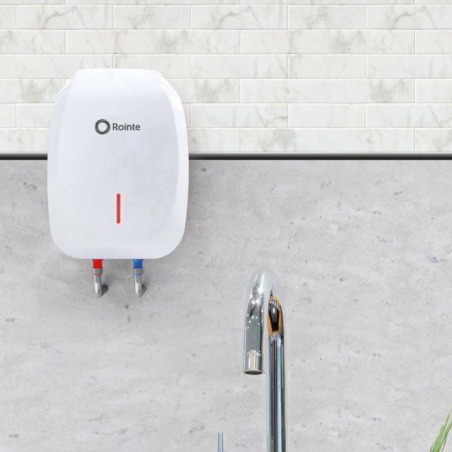 Водонагреватель накопительный в ванной