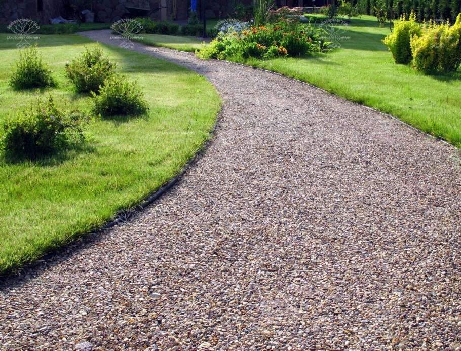 Площадка из гравия на даче