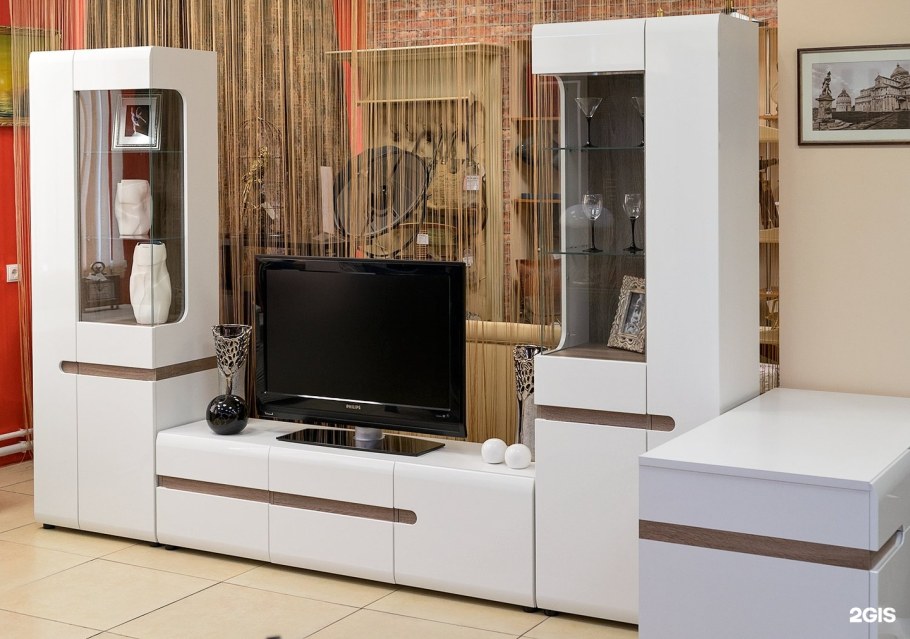 Гостиные стенки в 12 стульев